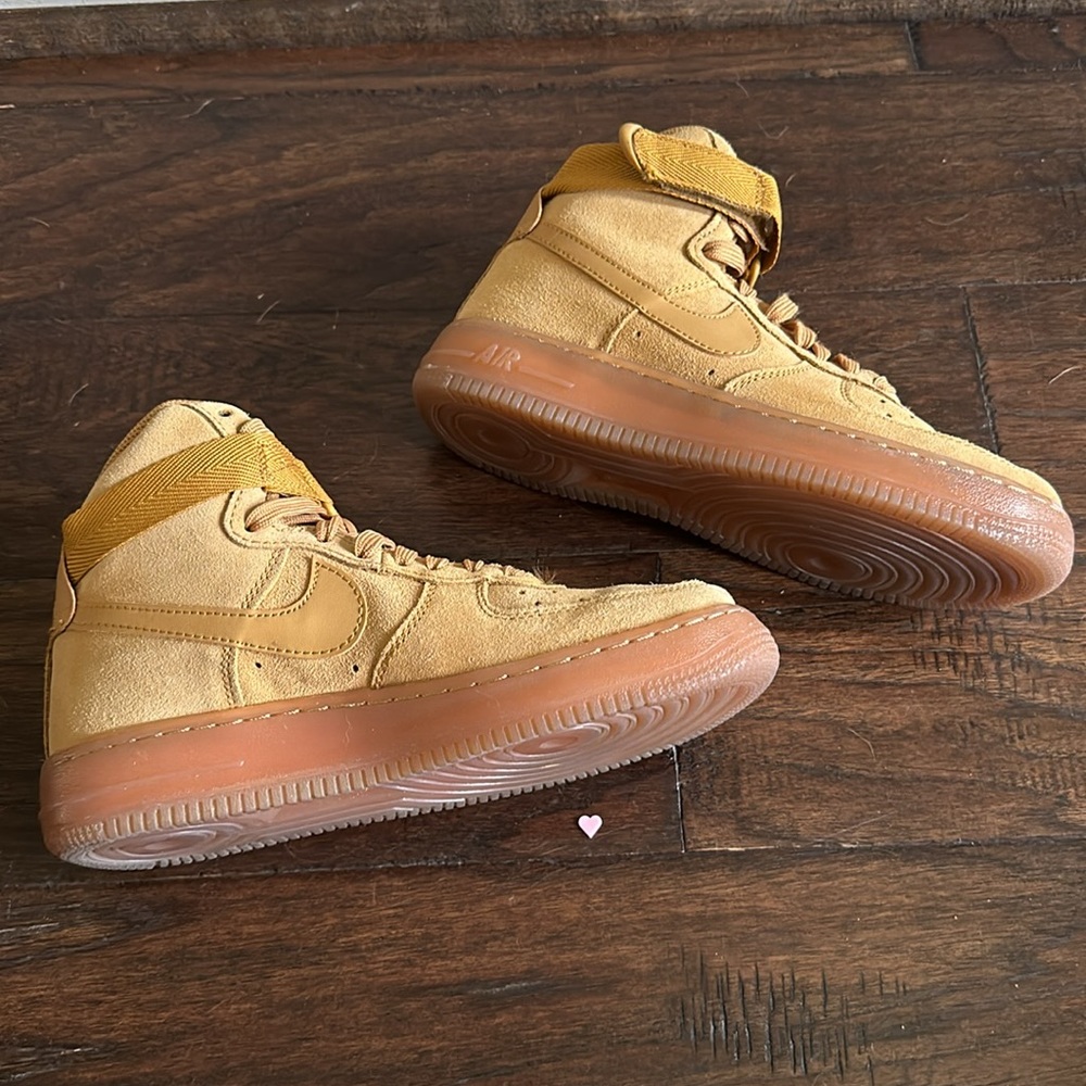 Kid Nike Air Force 1 - tan suede, 5.5Y, Boys - Picture 4 of 4